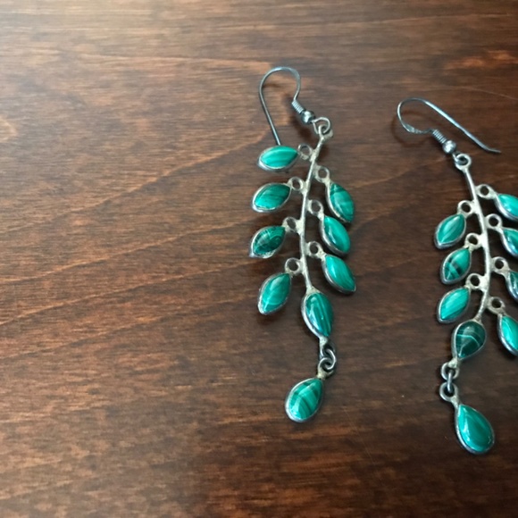 925 Sterling silver vintage style malachite leaf earrings - Picture 3 of 5